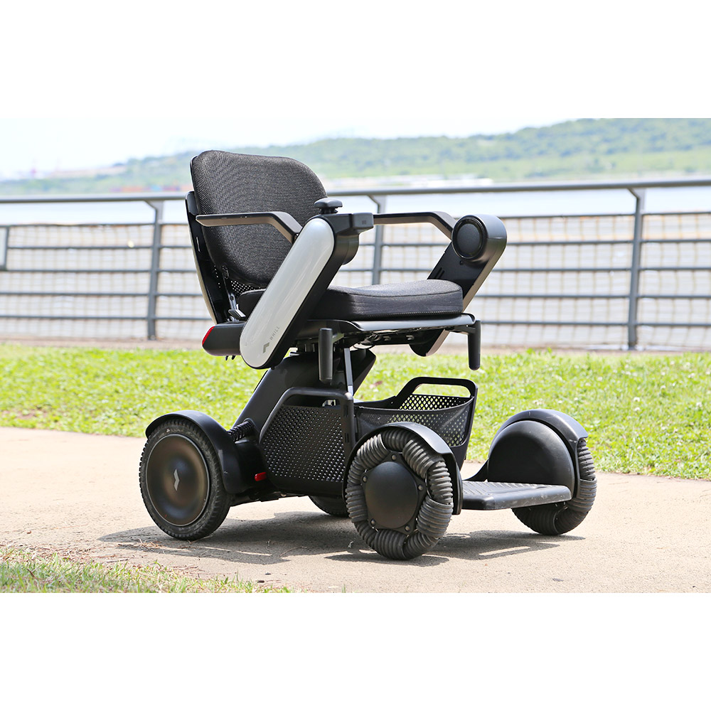 近距離モビリティWHILLの王道モデル「Model C2」とは？ - Believe