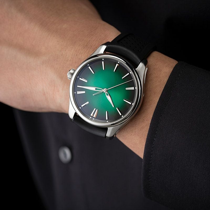 H.Moser ＆ Cie. PIONEER CENTRE SECONDS COSMIC GREEN H.モーザー