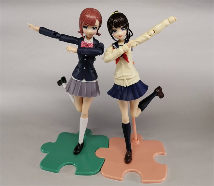 小鳥遊 暦【令法高等学校・冬服】のレビュー。メガネで表情がかなり