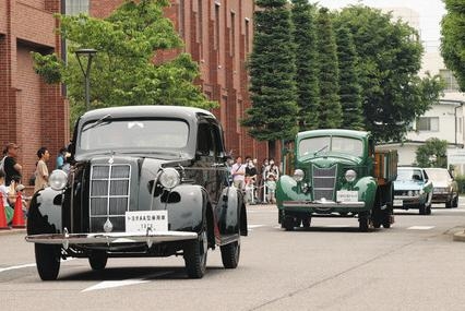トヨタ往年の名車、開館29周年で走行 名古屋・産業技術記念館