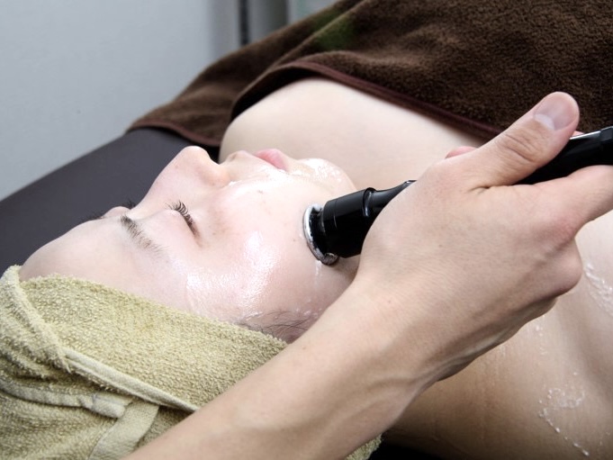 クリスティーナ『アンストレス』 | 大阪・心斎橋の美容鍼サロン ボディ