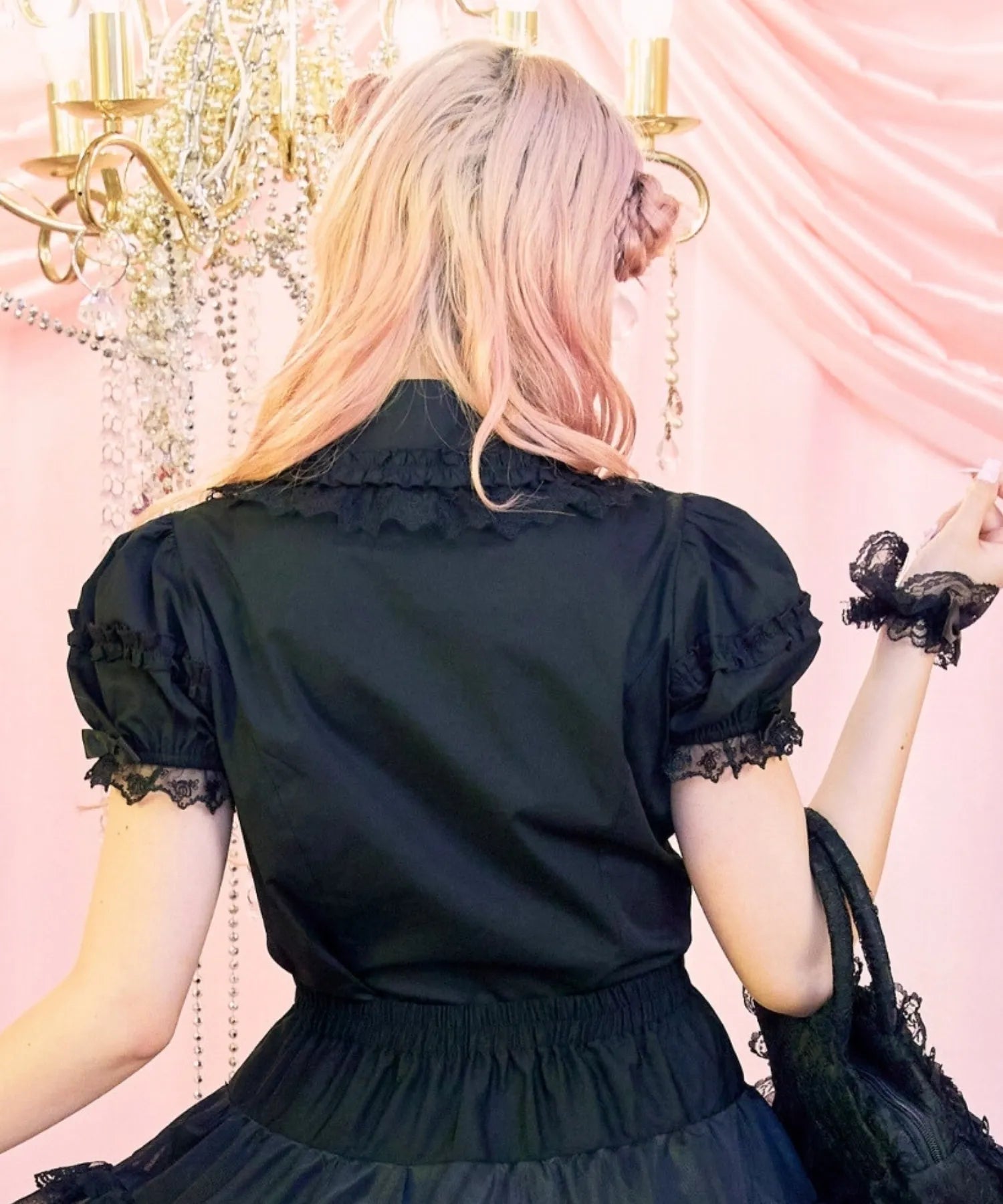 パールつきフリルブラウス | BODYLINE & LunaBelle