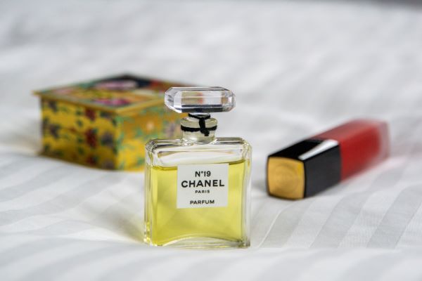 Chanel No 19 : Perfume Review - Bois de Jasmin