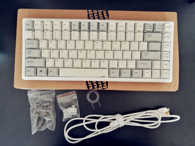 キーボード】NiZ 『PLUM84 (Bluetooth)』 画像など | ヲチモノ