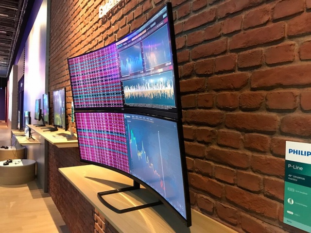 Philips、49インチ/32:9のスーパーウルトラワイド液晶モニター『492P8