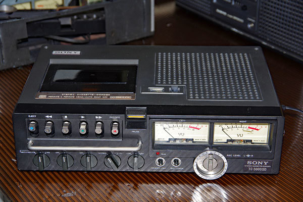 ◇1970年代SONYポータブルステレオカセットレコーダー