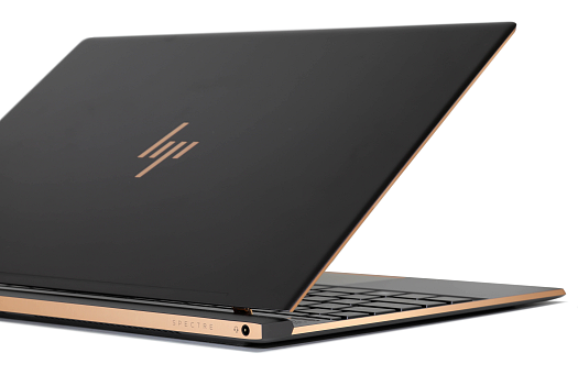 精悍でカッコイイ！HP Spectre 13-af000 アッシュブラックの外観
