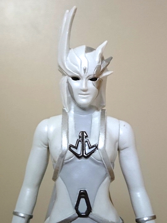 ウルトラマンガイア20周年記念、「根源破滅天使ゾグ」のソフビ人形を