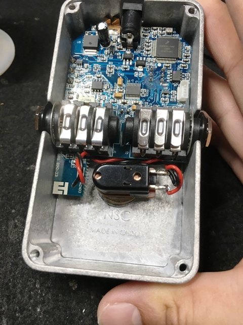 Electro Harmonix FREEZEのスイッチ交換MOD | Studio GREAM (スタジオ