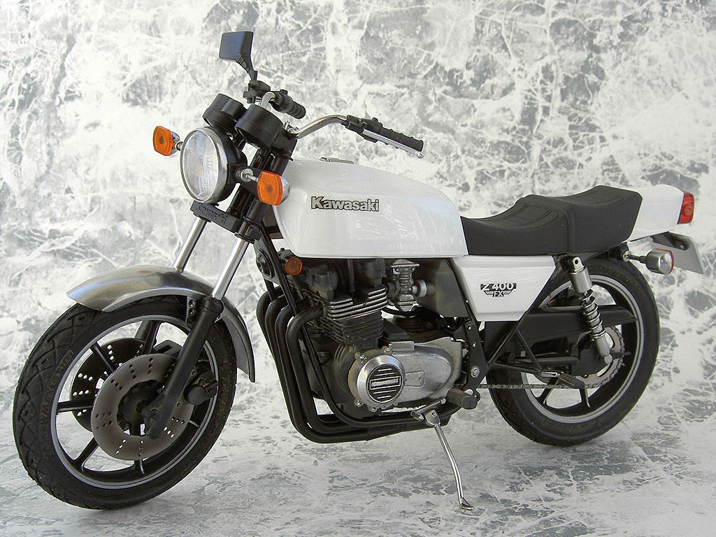 虎花工房 ｱｵｼﾏ1/12ｽｹｰﾙ 疾風伝説特攻の拓 鳴神秀人仕様 ｶﾜｻｷZ400FXその