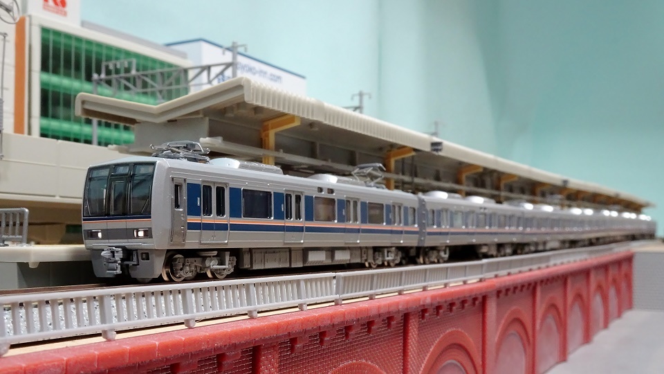 TOMIX 207系1000番台（新塗装）が入線 - ビスタ模型鉄道（エヌゲージ日記）