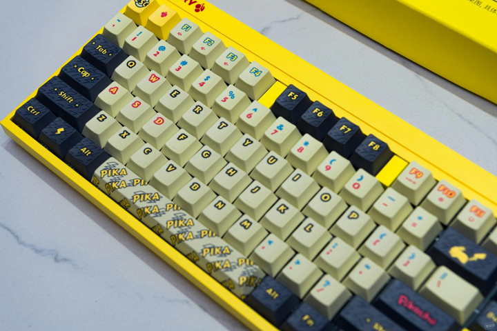 CHERRY、”ピカチュウ”モデルの最新版となるワイヤレスのメカニカル