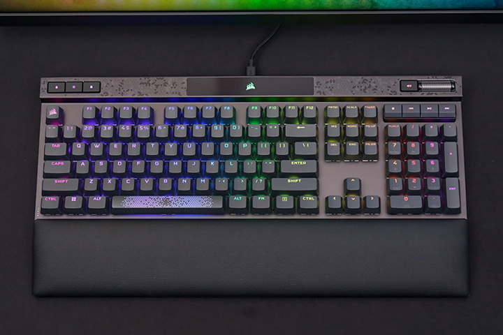 CORSAIR K70 MAX ラピッドトリガー対応 メカニカルキーボード Amazon