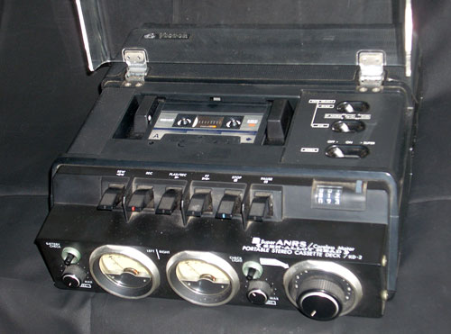 ◇1970年代のポータブルステレオカセットデッキVICTOR「KD-2」の修復