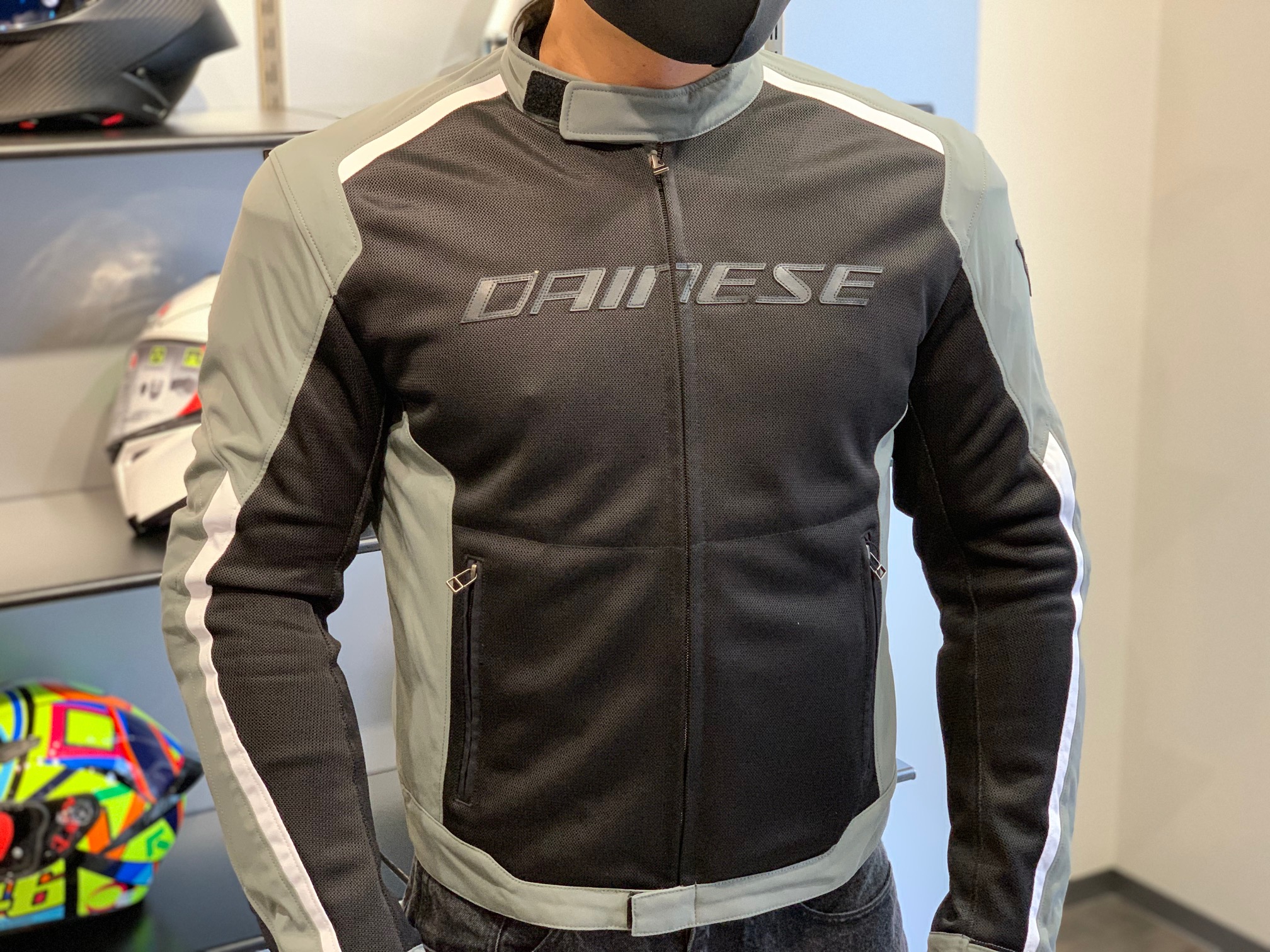 先行して入荷したメッシュジャケットのご紹介