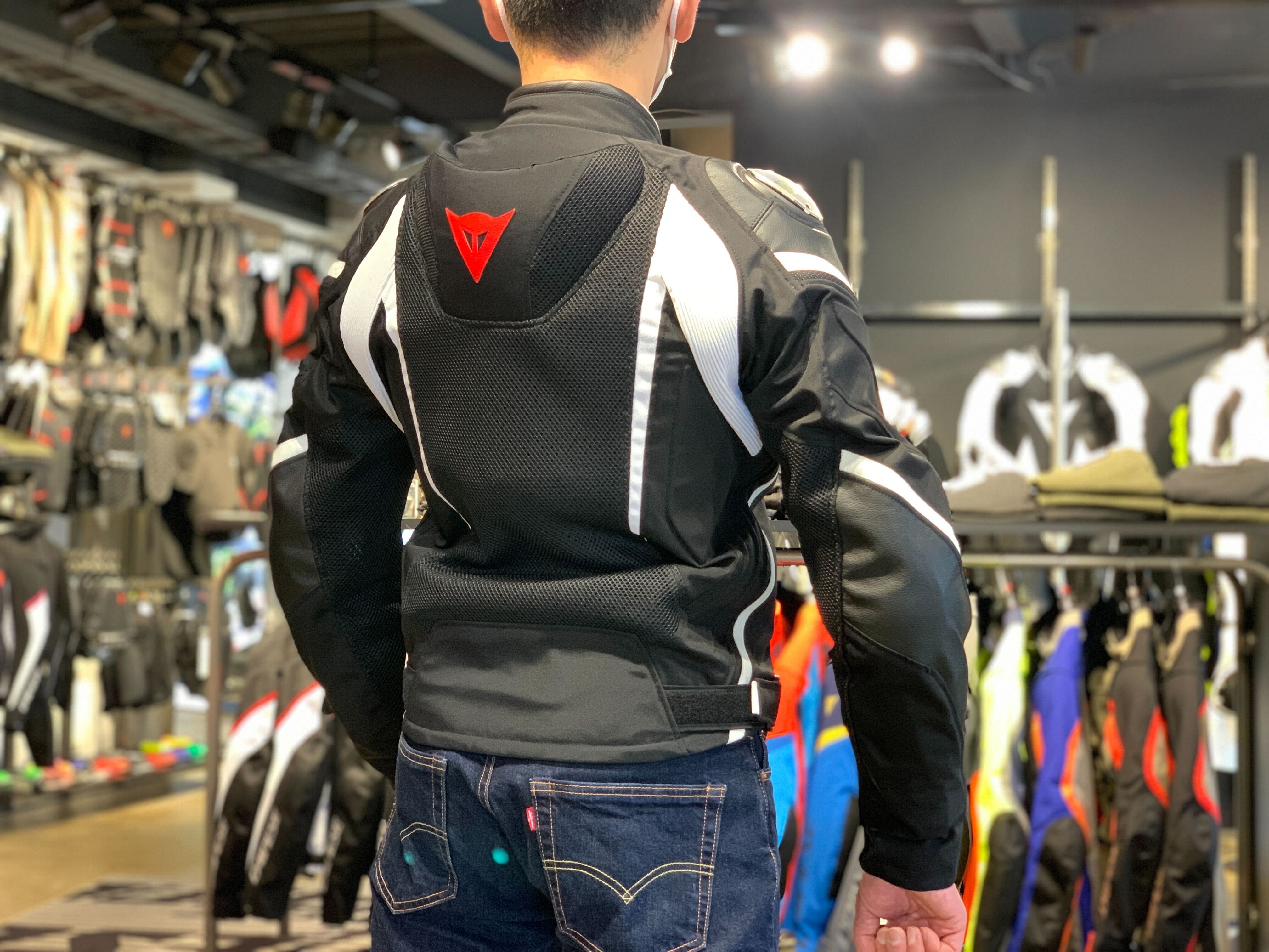 春夏向け】人気のメッシュジャケットのサイズ感&フィッティングを