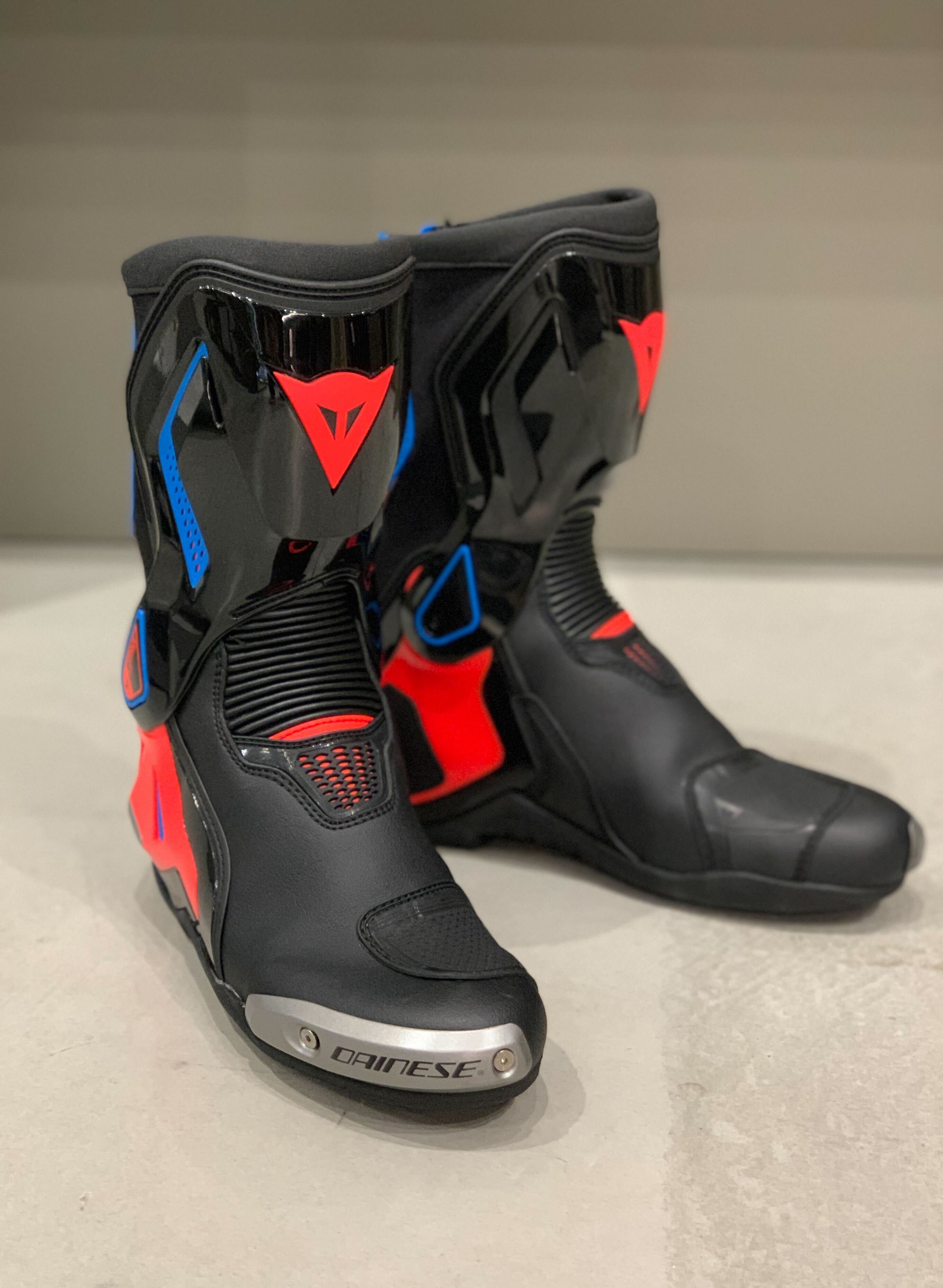 OUTブーツの最高峰「TORQUE 3 OUT BOOTS」のご紹介
