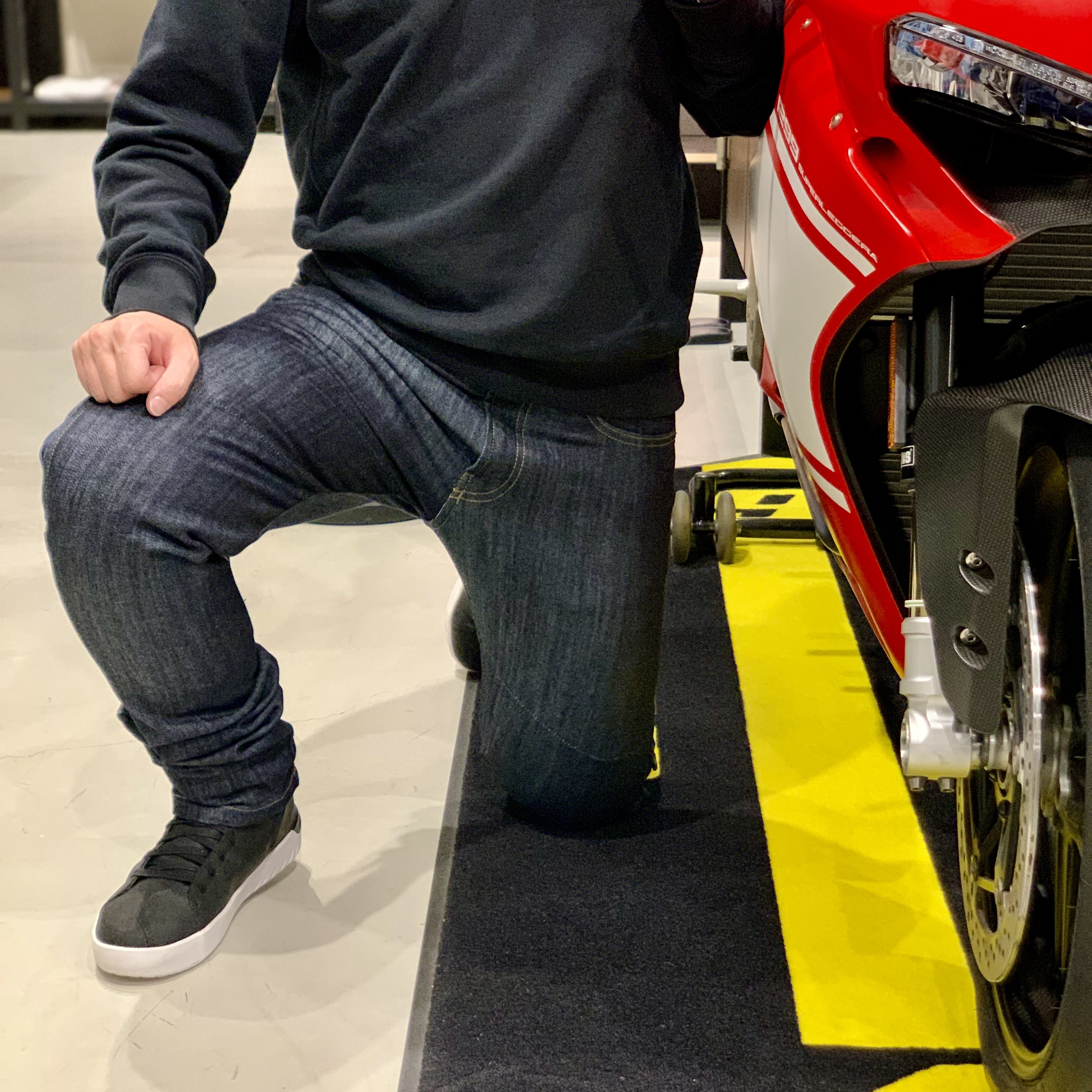 安全性と高い運動性を兼ね備えたダイネーゼのデニムシリーズをご紹介!!