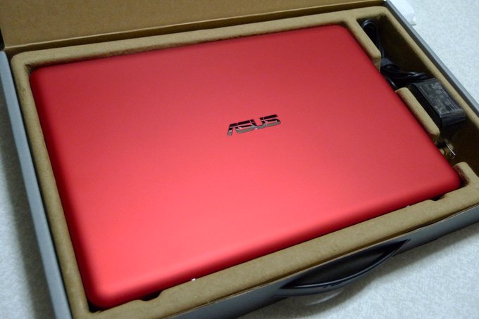 薄い!軽い!安い!ノートPC「ASUS EeeBook X205TA(レッド)」レビュー