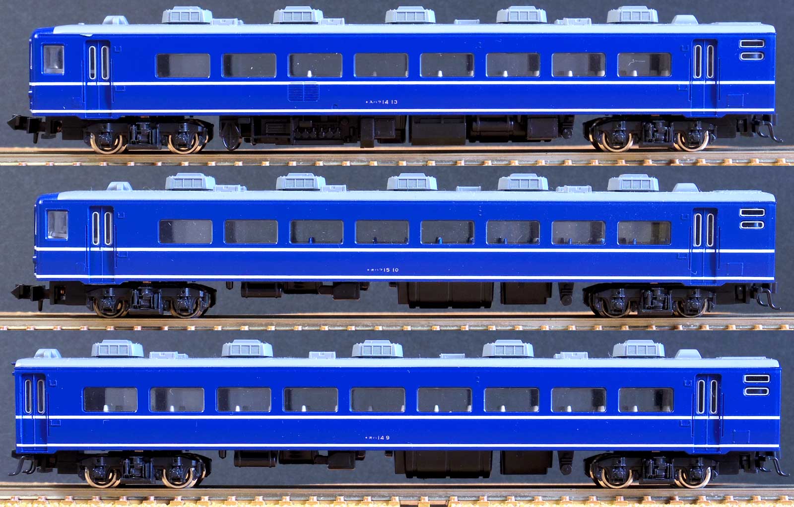 お昼のブルトレ、KATOの国鉄14系客車(旧製品)もゲットしていた