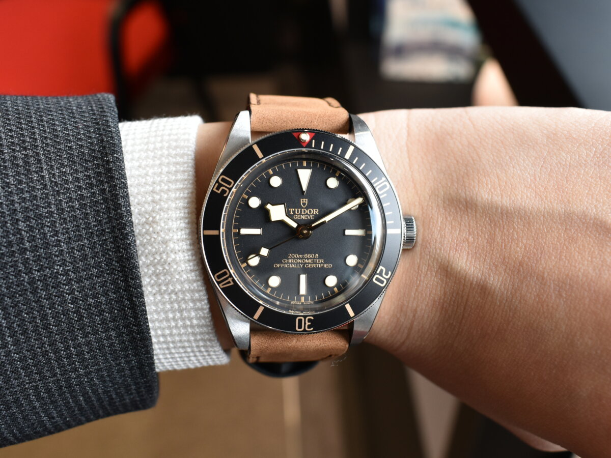 ヴィンテージ感とレザーストラップのエイジングを楽しむ “ ブラック