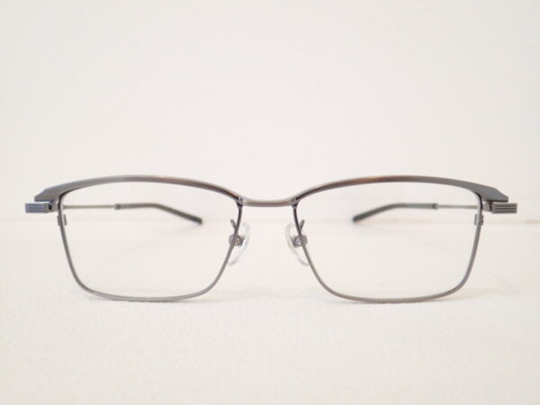 フォーナインズ「S-941T」シームレスな印象のメタルブロウフレーム