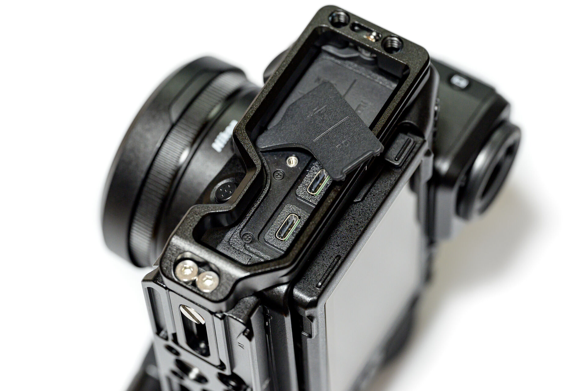 Nikon Z 8にSmallRigのL型プレートを取り付けてみる – 酔人日月抄外伝