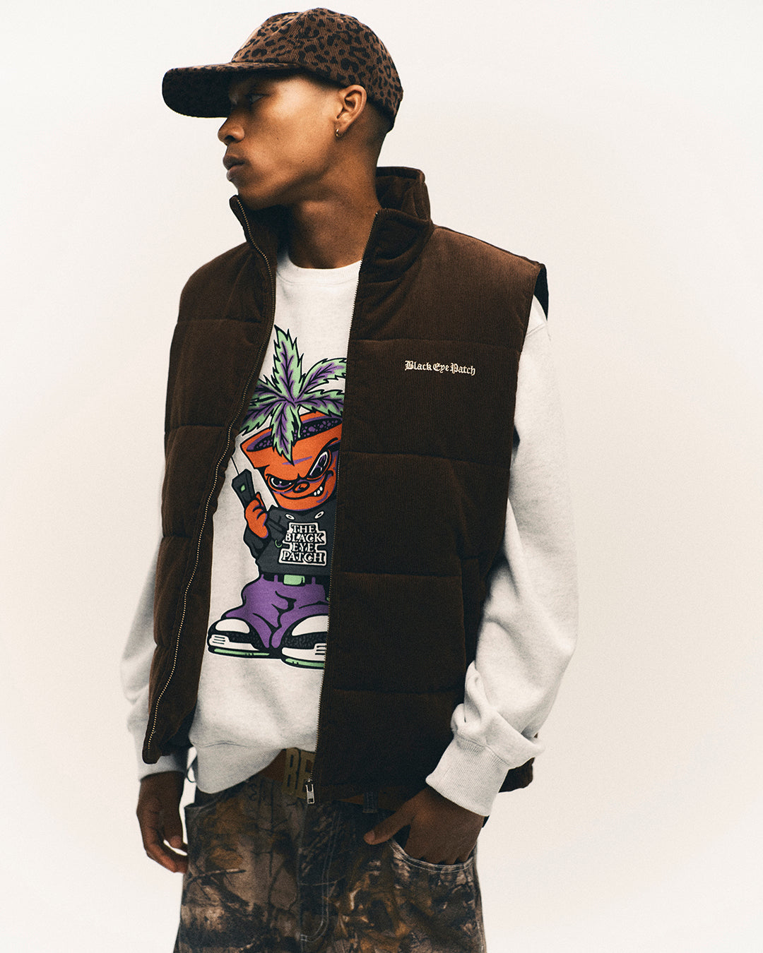 OE LOGO CORDUROY PUFFER VEST BLACK – BlackEyePatch