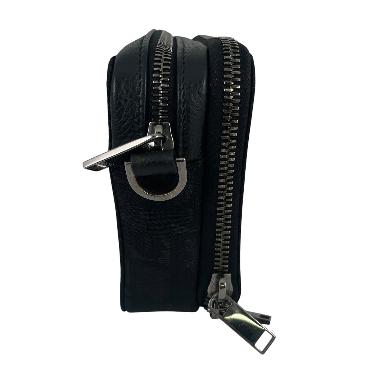 Christian Dior】クリスチャンディオール ストラップジップポーチ