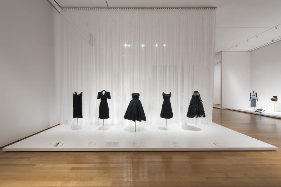 なぜMoMAはいまファッションを取り上げるのか？ 73年ぶりの展覧会で