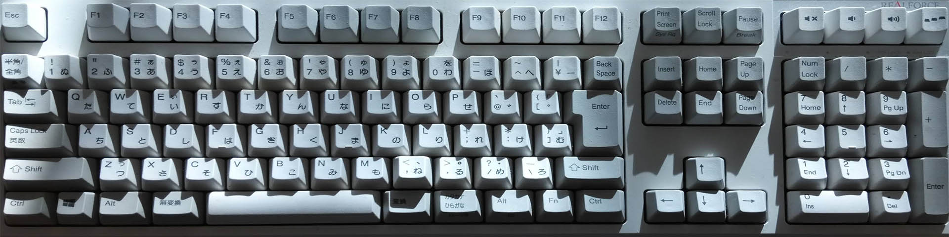 リアルフォースR2SA-JP3-IVのキー分解クリーニング - BTOパソコン.jp