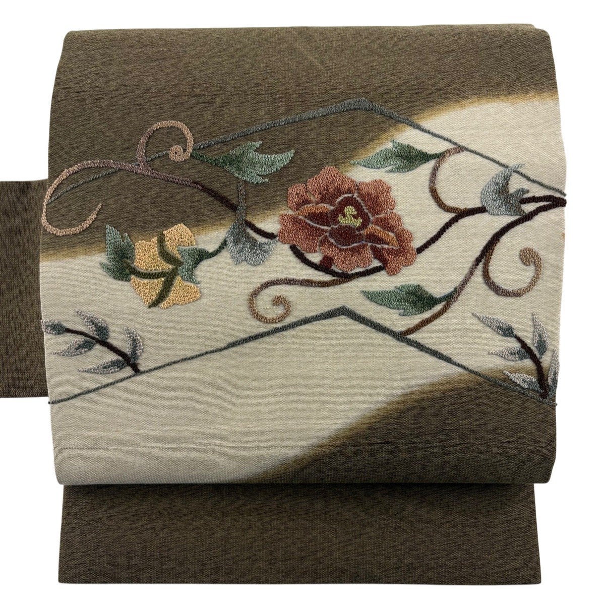 美品】 名古屋帯 秀品 紬地 花唐草 相良刺繍 ぼかし 茶緑色 正絹｜中古