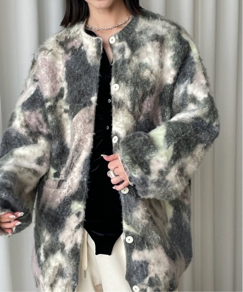 Ameri（アメリ）の「UND TEXTURE ART FLOWER KNIT CARDIGAN