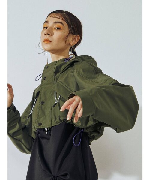 UN3D.（アンスリード）の「ギャザーナイロンショートブルゾン