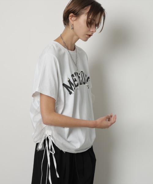 CADUNE（カデュネ）の「サイドチュールロゴT-shirt（Tシャツ