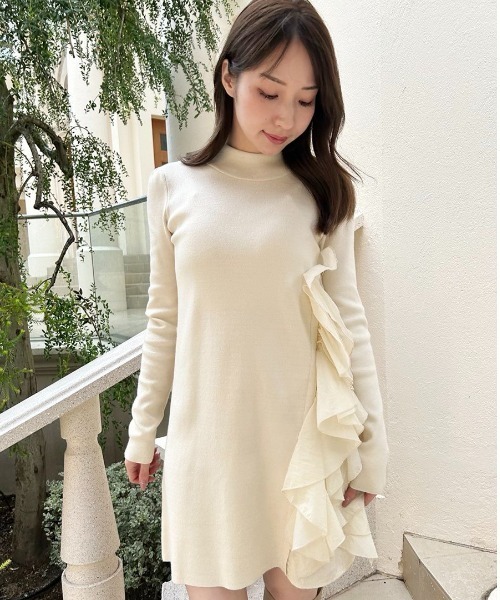 CELFORD（セルフォード）の「ラッフルデザインドッキングニットワンピ
