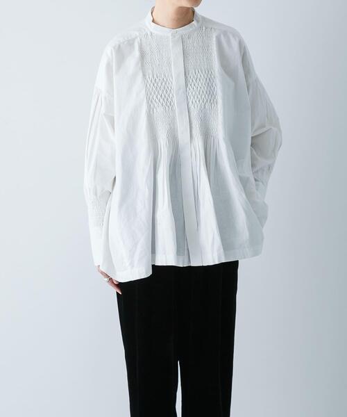 かぐれ（カグレ）の「コットンスモッキングブラウス（シャツ/ブラウス