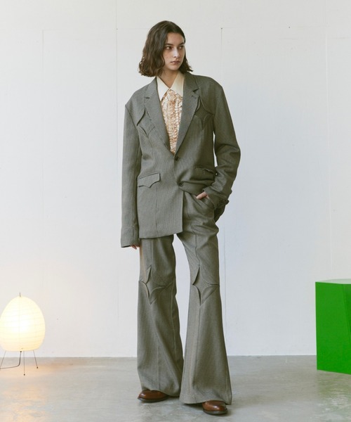 soerte（ソエルテ）の「Design tack wide flared pants/デザインタック