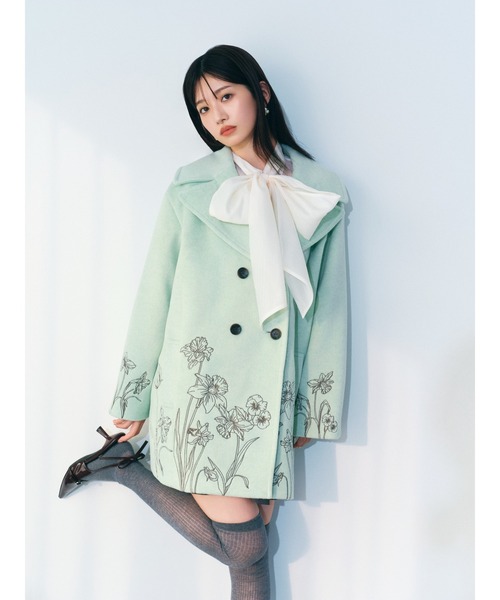 LILY BROWN（リリーブラウン）の「エンブロイダリーコクーンコート