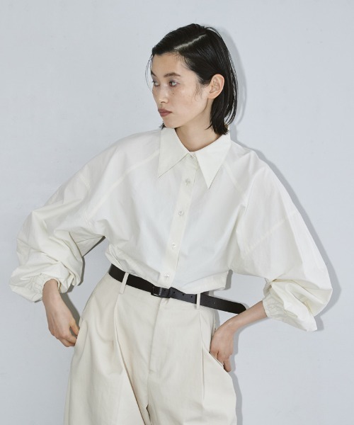TODAYFUL（トゥデイフル）の「ボリュームスリーブタイプライターシャツ