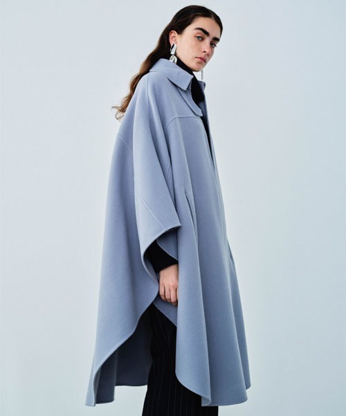 Mila Owen（ミラオーウェン）の「ビッグカラーケープコート（その他