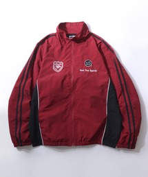 オーバーサイズ」に該当するナイロンジャケット（レッド/赤色系