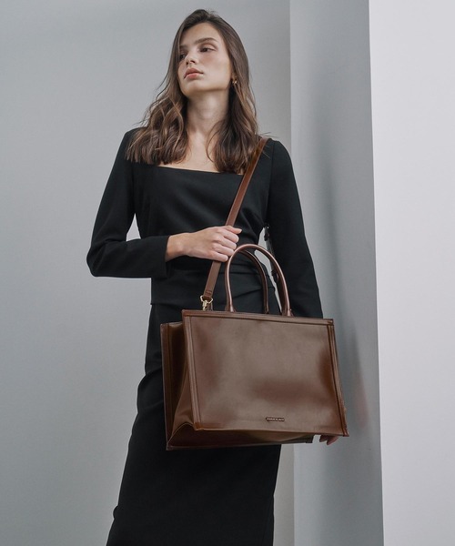 CHARLES & KEITH（チャールズ & キース）の「エクストララージ トート