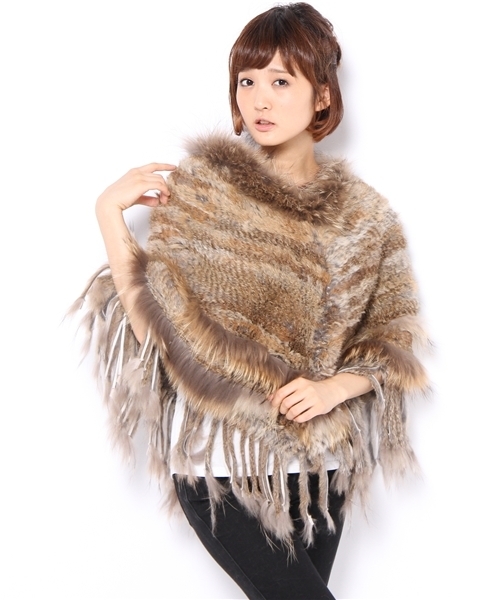 goa（ゴア）の「ラビット×ラクーン フリンジ付ファーポンチョ