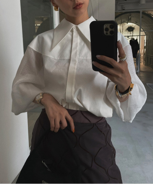 Ameri（アメリ）の「BIG COLLAR SHINE SLEEVE SHIRTS（シャツ/ブラウス