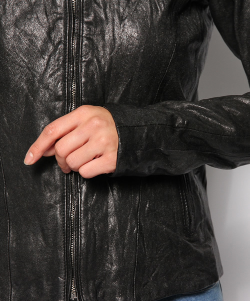 goa（ゴア）の「ｺﾞｰﾄﾚｻﾞｰﾋﾞｯｸﾌｰﾄﾞｼﾞｬｹｯﾄ（ライダースジャケット）」 - WEAR