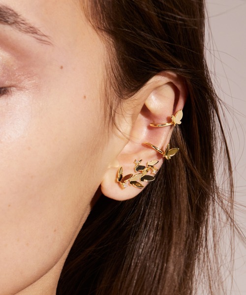 AHKAH（アーカー）の「アンパピヨンブリリアン イヤーカフ（イヤーカフ