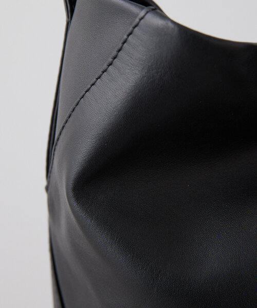 ear PAPILLONNER（イアパピヨネ）の「アニマルパーツバケットバッグ