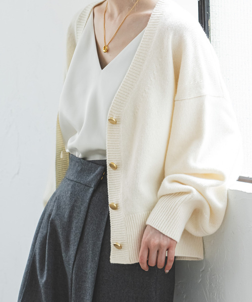 Noble（ノーブル）の「カシミヤ混Vネックパフスリーブカーディガン