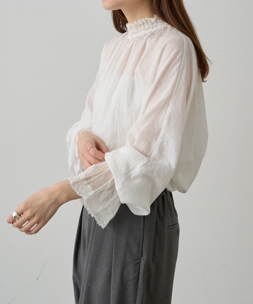 PUAL CE CIN（ピュアルセシン）の「襟袖レースプチハイネックブラウス